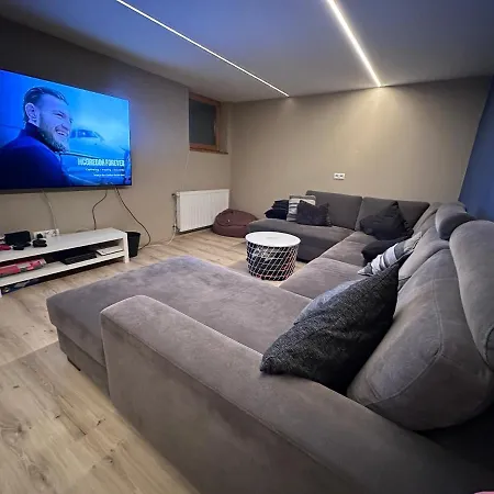 ベッド・アンド・ブレックファスト Haus Tirol レオガング
