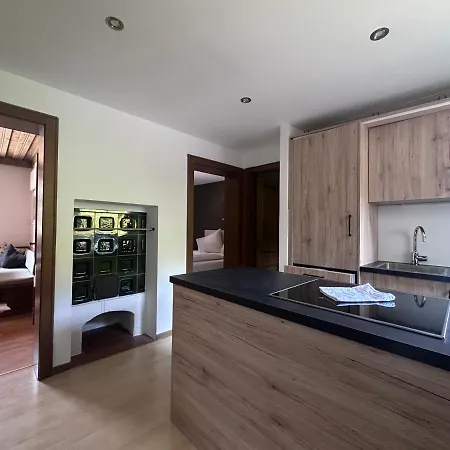 Haus Tirol Oda ve Kahvaltı 3*