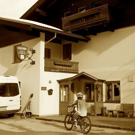 Haus Tirol Oda ve Kahvaltı Leogang