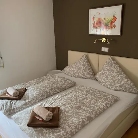 Haus Tirol Oda ve Kahvaltı Leogang